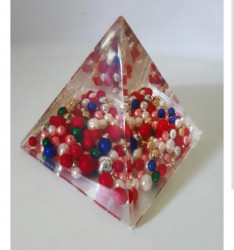 Pyramide décorative
